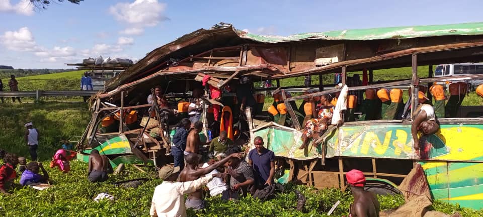 Scores dead, many injured in a nasty Accident involving link bus along Fort Portal – Kampala highway.